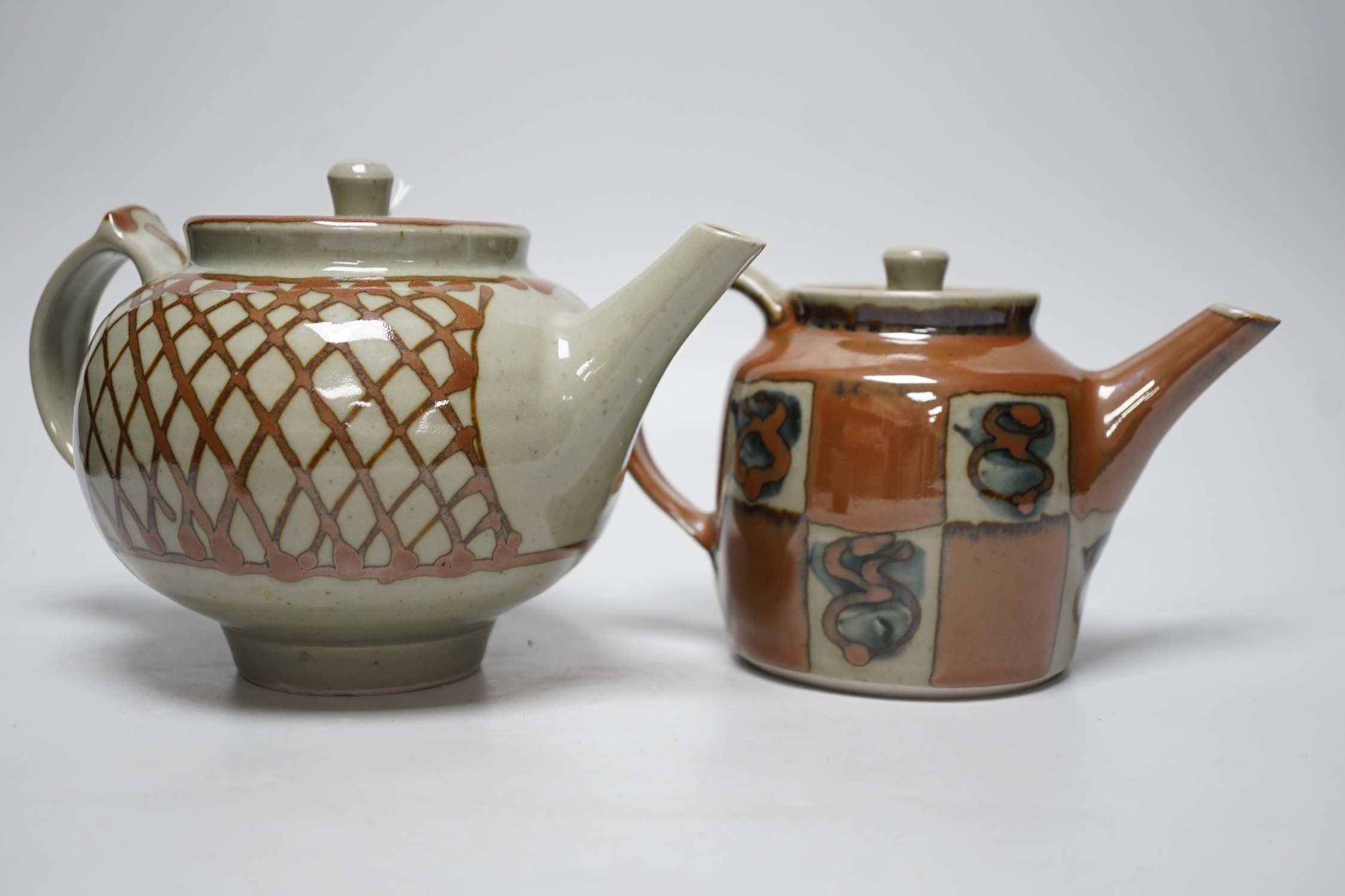 David Frith Brookhouse studio pottery: two teapots and a sugar bowl
